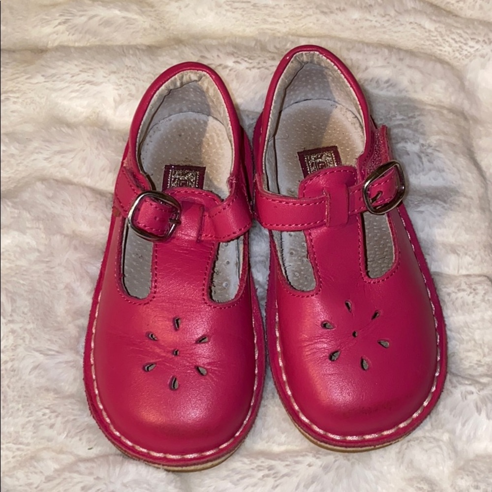 L’amour Pink T-Strap shoes